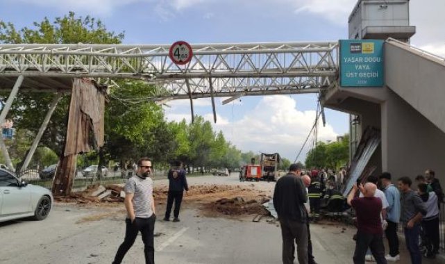 TIR yaya üst geçidine çarptı, 11 yaşındaki çocuk 4,5 metreden yola düştü