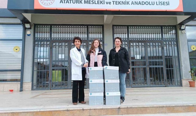 Toplanan her atık okullara malzeme desteği oluyor