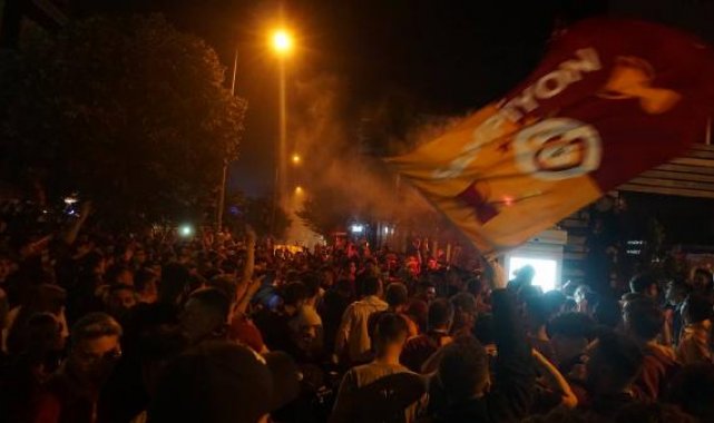 Trakya'da Galatasaraylı taraftarların şampiyonluk coşkusu