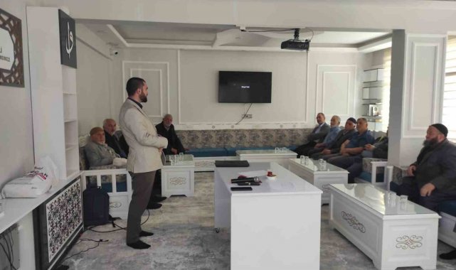 Türkeli'de hacı adaylarına eğitim