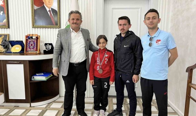 Türkiye 3. olan Aksu'ya Başkan Koloğlu'dan tebrik