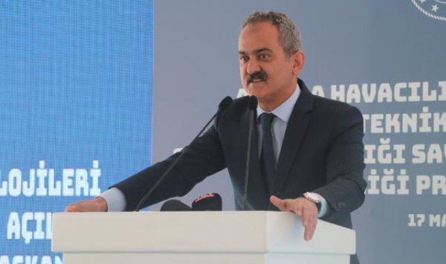 Türkiye'nin ilk havacılık ve uzay lisesine 'Özdemir Bayraktar'ın adı verildi