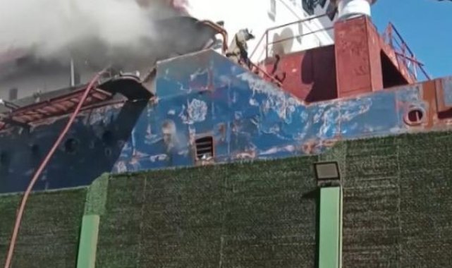 Tuzla'da kuru yük gemisinde yangın