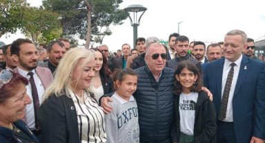 Ümit Özdağ'dan Bursa'da esnaf ziyareti