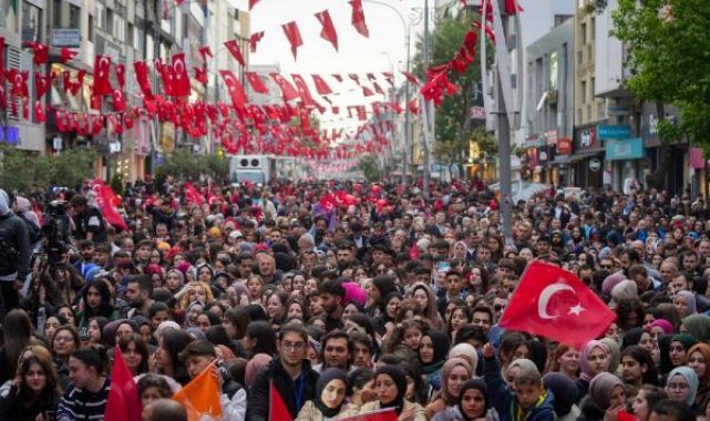 Ümraniye'de 19 Mayıs coşkuyla kutlandı