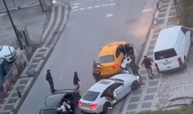 Ümraniye'de trafikte yumruk yumruğa kavga