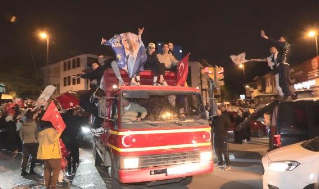 Üsküdar Kısıklı'da kutlamalar devam ediyor