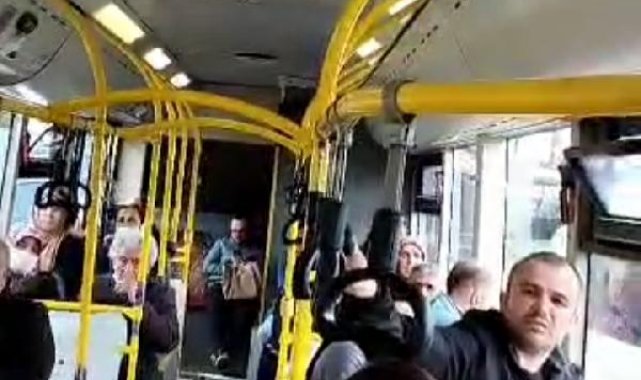 Üsküdar'da 'babamı duraktan niye almadın' diyerek otobüsün önünü kesti