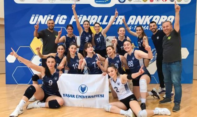 Yaşar Üniversitesi'nin sultanları namağlup şampiyon
