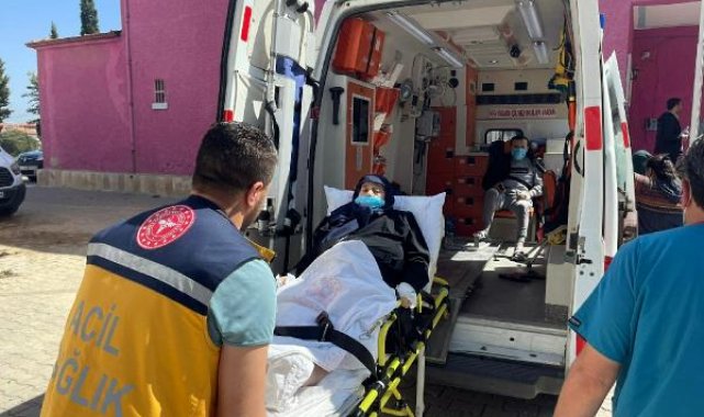 Yatarak tedavi gören hastalar ambulanslarla sandığa götürülüyor