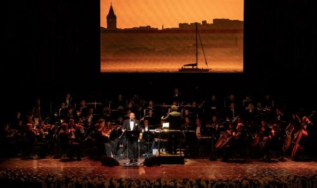 yenidenTenor Murat Karahan, AKM sahnesinde konser verdi