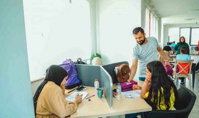 Yenişehir Belediyesi'nden öğrenci ve engellilere hijyen seti desteği