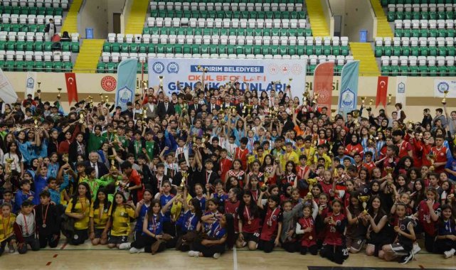 Yıldırım'da Gençlik Oyunları'nda görkemli final
