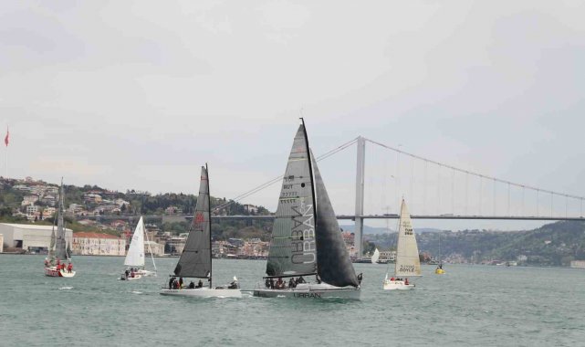 Yılın İlk Boğaz Yarışı'nda yelken rüzgarı esti