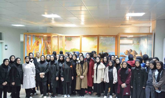 YKS sınavı öncesi son sınıf öğrencileri Düzce Üniversitesinde