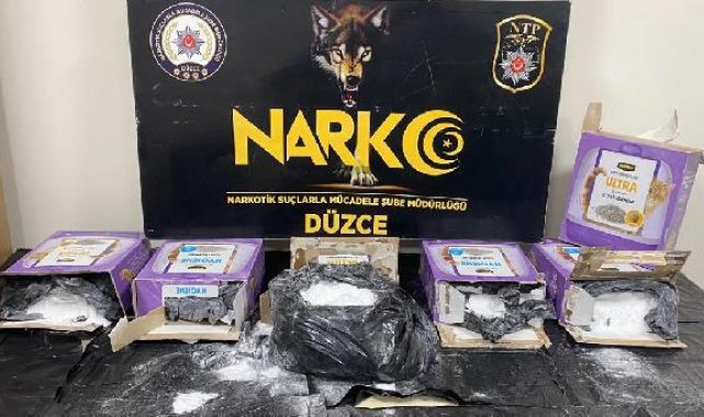 Yolcu otobüsünde 25 kilo metamfetamin ele geçirildi; 2 gözaltı