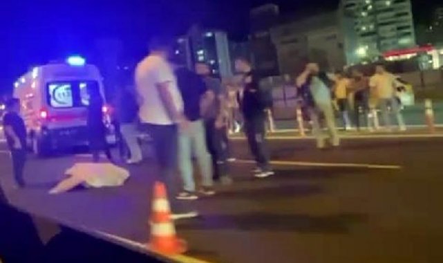 Yolun karşısına geçmek isterken otomobilin çarpmasıyla öldü