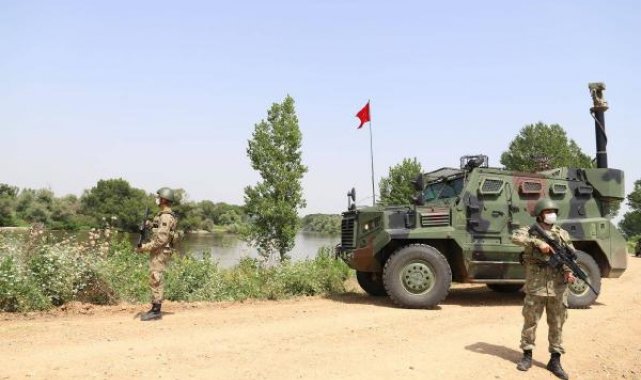 Yunanistan sınırında 3'ü FETÖ şüphelisi 5 kişi yakalandı