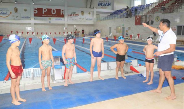 Yüreğir Belediyesi yüzme kursları ilgi görüyor