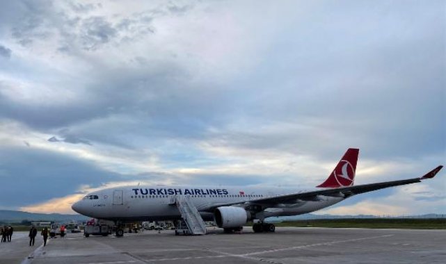 Yurt dışı temsilciliklerinde kullanılan oyların ilk partisi Ankara'ya getirildi