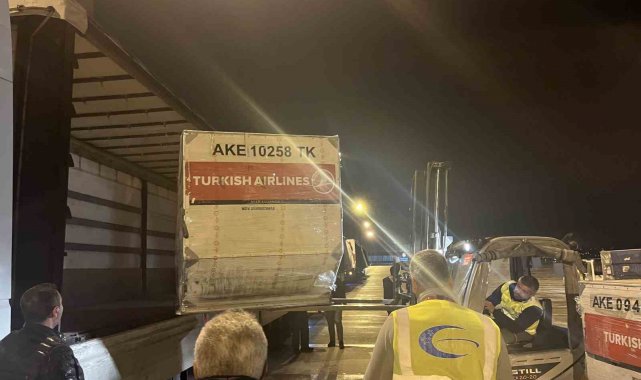Yurt dışında kullanılan oylar Türkiye'ye getirilmeye başlandı