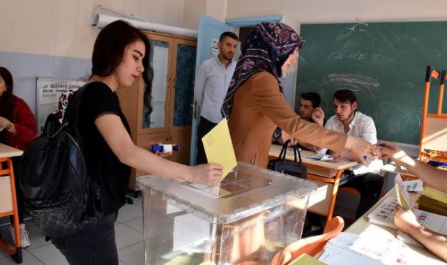 Yurt dışındaki 1 milyon 599 bin seçmen oy kullandı