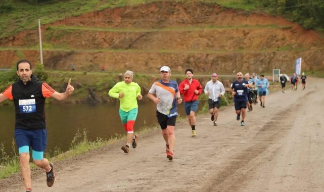 Yüzlerce sporcunun katıldığı ultra trail koşusunda ödüller sahiplerini buldu