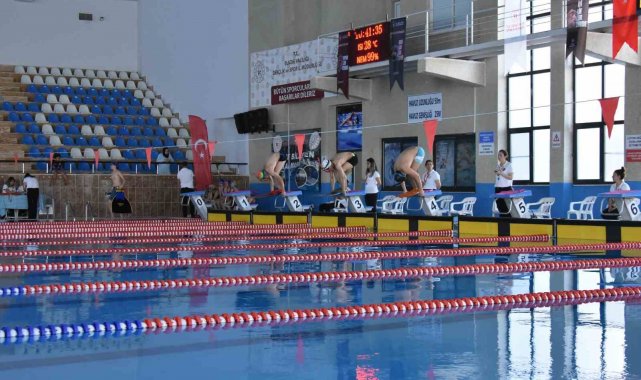 Yüzme il şampiyonası müsabakaları sona erdi