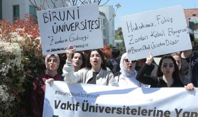 Zeytinburnu'nda üniversite öğrencilerinden yüzde 130 zam eylemi