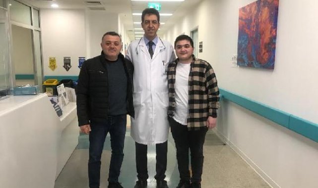 17 yaşındaki Recep nefes alamıyordu; 3 ayrı özel cerrahi teknikle sağlığına kavuştu