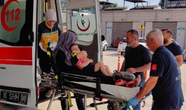 3'üncü kattan düşen Salih Deniz, annesinin kucağında hastaneye kaldırıldı