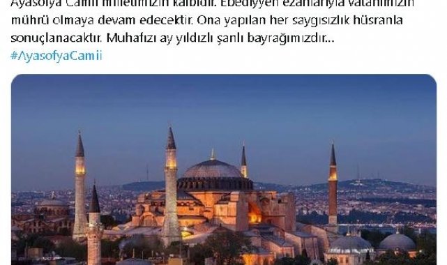 AK Parti'li Çelik'ten Ayasofya Camii önünde yapılan bayraklı provokasyona tepki