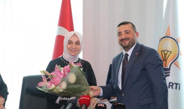 AK Parti'li Zengin, Leyla Şahin Usta'dan görevi devraldı