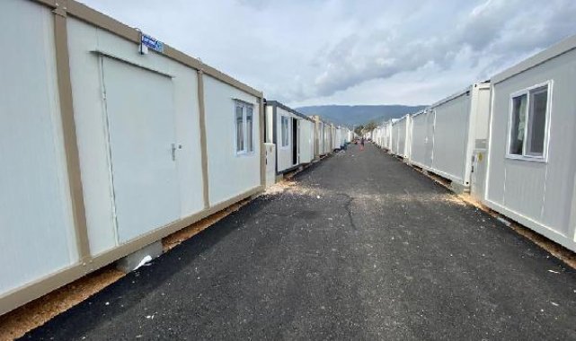 Akademisyenler depremzedelerle el ele verdi; yaşam köyü kuruldu