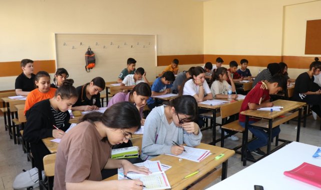 Aksoy'dan sınavlar öncesi öğrencilere destek