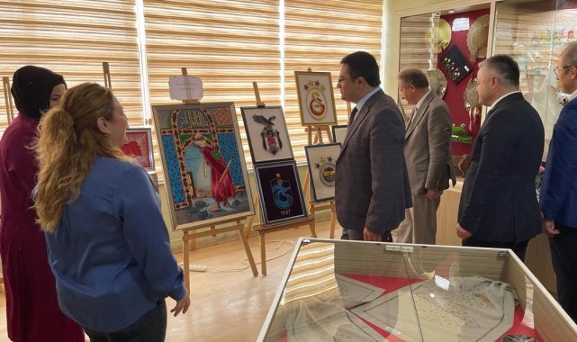 Alaçam'da yıl sonu sergisi