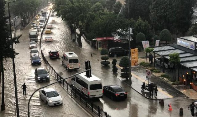 Amasya'da yollar göle döndü, ev ve iş yerlerini su bastı