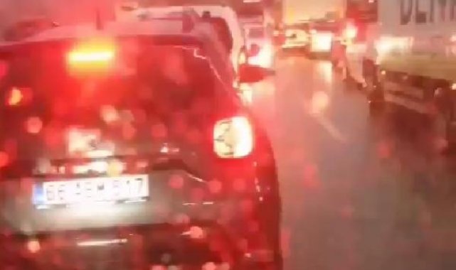 Ankara- Kırıkkale Otoyolu'nda sel; trafik durdu