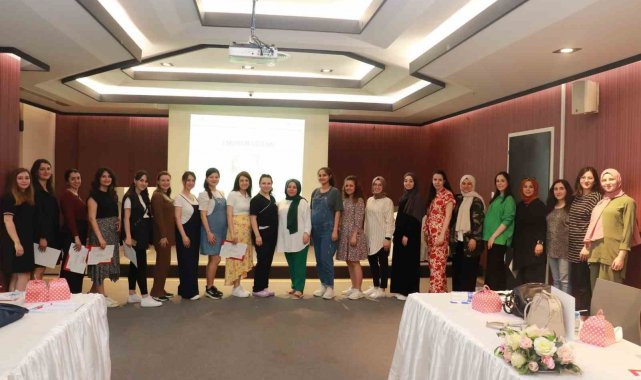 Anne adayları sertifikalarını aldı