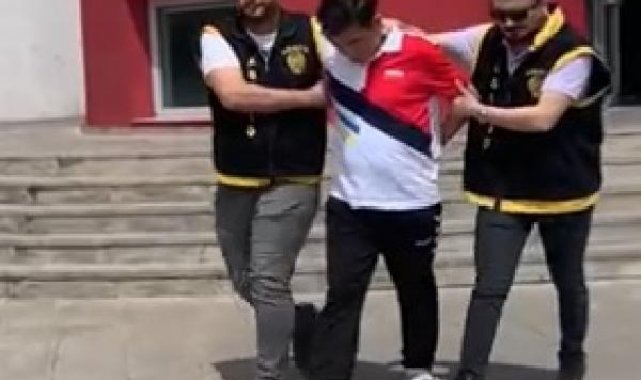 Annesinin cinayetinden beraat eden akrabasını düğünde öldürdü
