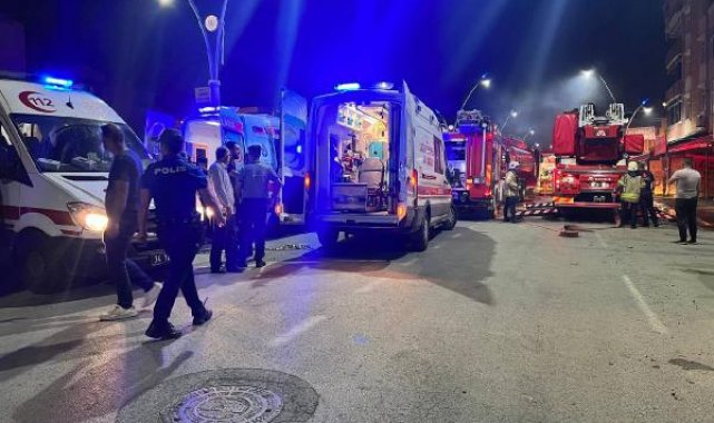 Arnavutköy'de çatı katında çıkan yangında 6 kişi dumandan etkilendi