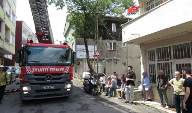 Ataşehir'de yangında 3'ü çocuk 11 kişi balkon ve pencerelerde kurtarılmayı bekledi