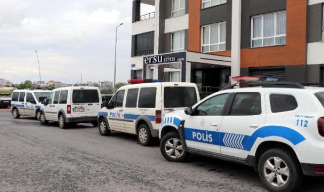 Avukat, tabancasını temizlerken kendini vurdu