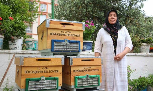 Aydın Büyükşehir Belediyesi'nden kadın arıcılara kovan desteği
