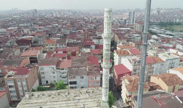 Bağcılar'da risk nedeniyle kapatılan caminin yıkımı başladı