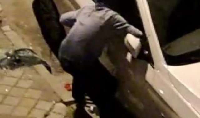 Bağcılar'da otomobile giren hırsızlara balkondan patetes fırlattı