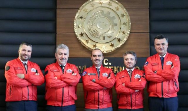 Bakan Kacır: Milli teknoloji hamlesi takımımızla yola koyulduk