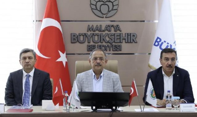 Bakan Özhaseki: Yerinde dönüşüm meselesini gündeme getiriyoruz