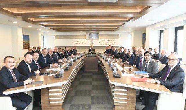 Bakan Uraloğlu, ilk toplantısını yaptı