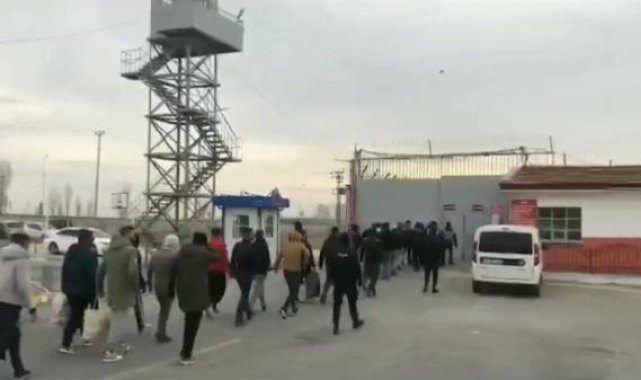 Bakan Yerlikaya: Aranan 3 bin 97 kişi yakalandı